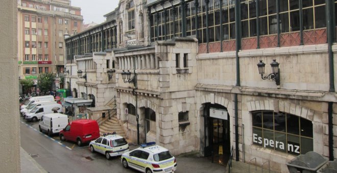 Denuncian el incumplimiento de la distancia social en el Mercado de la Esperanza de Santander: "Así no salimos de esta"