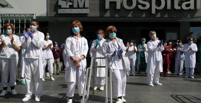 Dominio Público - Con aplausos desde los balcones, pero también mejorando sus condiciones laborales