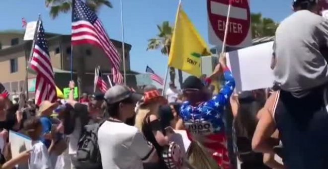 Cientos de manifestantes piden en California el fin del confinamiento