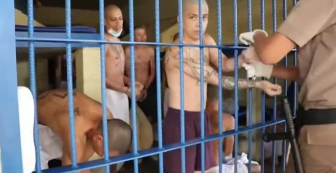 El Salvador ignora las medidas de distanciamiento social en las cárceles