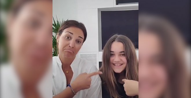 Paula Echevarría recibe clases de su hija para aprender a usar TikTok