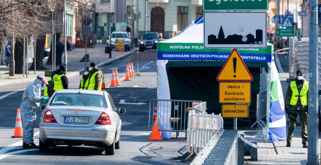 Bruselas pide abrir las fronteras dentro de la UE "lo antes posible" y sin discriminar nacionalidades