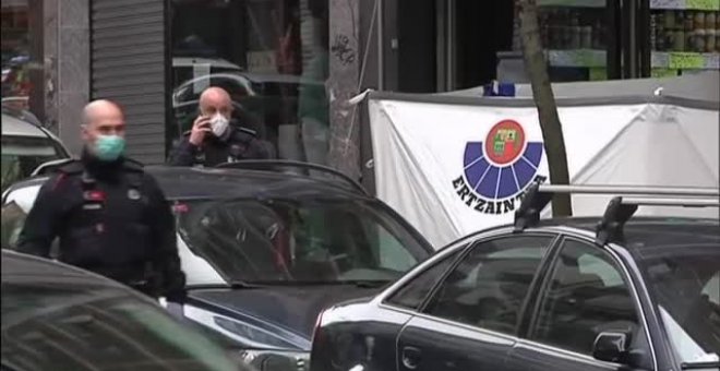 Un octogenario mata a otro en mitad de la calle en Bilbao