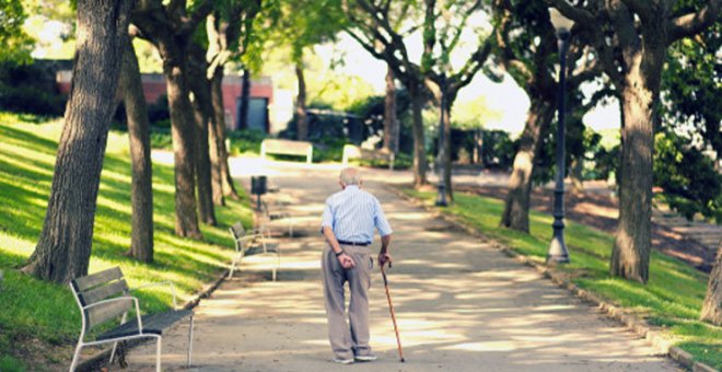 Sanidad prohíbe los paseos y la práctica de deporte a usuarios de residencias de mayores