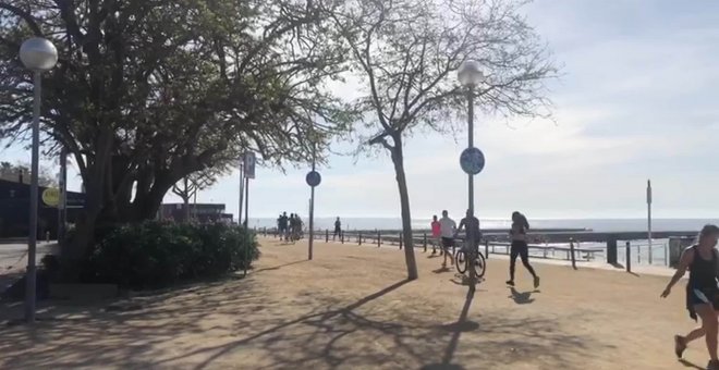 Deporte cerca de la playa en Barcelona