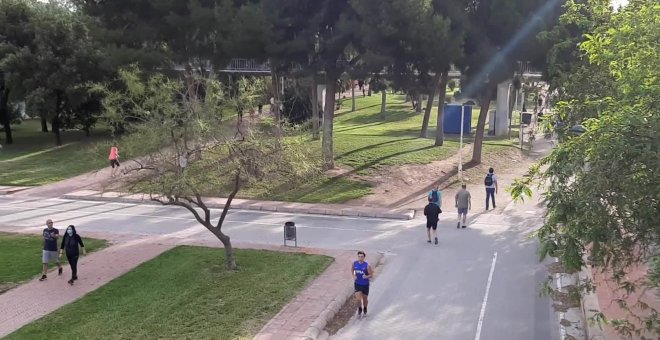 Vecinos de Valencia salen tras el confinamiento para hacer deporte