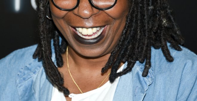 Whoopi Goldberg saca a Merlos en su programa (y le llama Merolos)