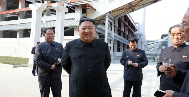 Corea del Norte difunde imágenes de Kim Jong-un tras 21 días desaparecido