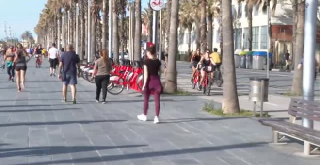 Segundo día con el paseo de la Barceloneta lleno de deportistas