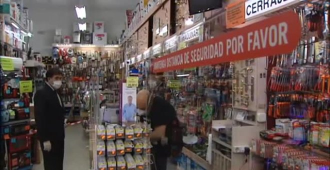 Los comercios reabren con cita previa y extremando la higiene