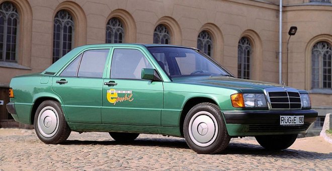 En 1990, Mercedes se adelantó a su tiempo, y a Tesla, con sus coches eléctricos "solares"