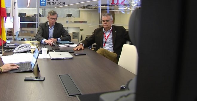 Rueda durante una reunión con representantes da Cruz Vermella en Galicia