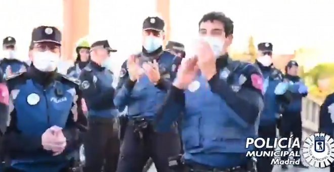 Homenaje de la Policía Municipal de Madrid a los sanitarios