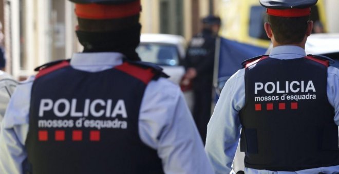 Los Mossos detienen a un hombre por el presunto asesinato de su mujer en Barcelona