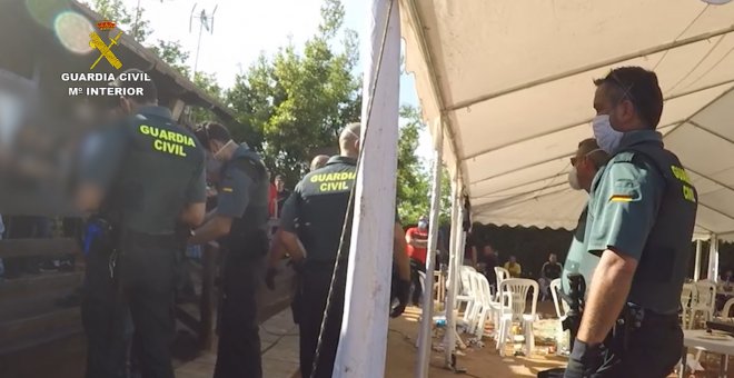 La Guardia Civil denuncia a 83 personas por una pelea de gallos clandestina