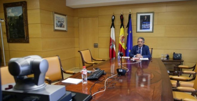 Revilla cree que Cantabria "no tendrá ningún problema" en pasar a la fase II si los ciudadanos no se relajan