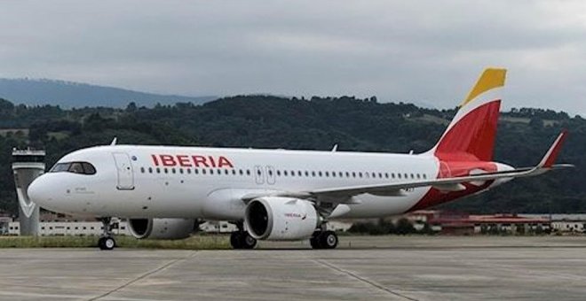 La Guardia Civil denuncia a Iberia por el vuelo entre Madrid y Canarias que no reguló la distancia entre pasajeros