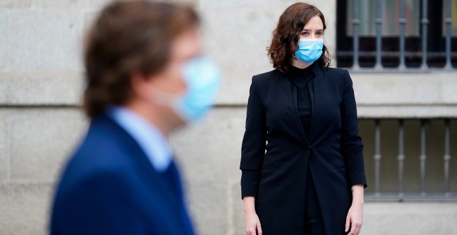 Familiares de residentes se querellan contra Ayuso y los directores de diez centros de mayores en Madrid