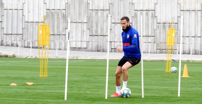 El Atlético de Madrid entrena siguiendo las medidas de seguridad