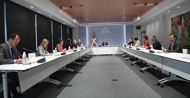 El lehendakari Urkullu preside una reunión de partidos