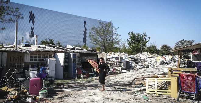 Más pobreza, contagios y abusos policiales: la emergencia sanitaria pone a prueba la 'banlieue' de París