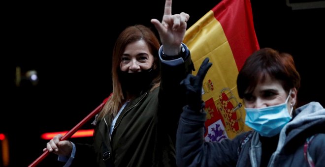 Decenas de personas en el barrio de Salamanca vuelven a salir a la calle en una protesta contra el Gobierno