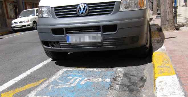 Los conductores con movilidad reducida no tendrán que acudir a Tráfico para renovar el carné