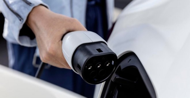 Las ayudas al coche eléctrico se mantendrán "como mínimo" hasta 2025