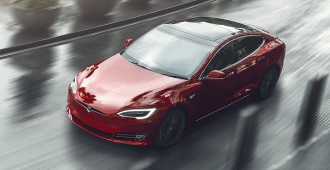 Tesla subirá el precio de la conducción "autónoma total" del Autopilot