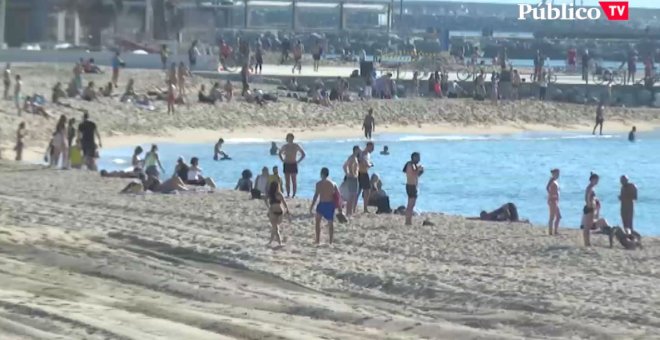 Irresponsabilidad en Barcelona: playas llenas sin cumplir la distancia de seguridad