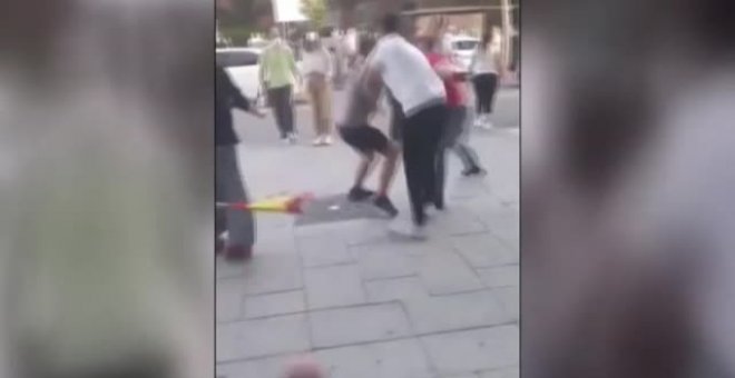 Una pelea entre manifestantes de diferente ideología termina con un joven herido en la cabeza en Madrid