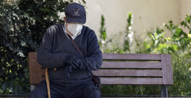 El Gobierno ayudará en el gasto obligatorio de las mascarillas a las familias con menos recursos, aunque "estudiará" las vías