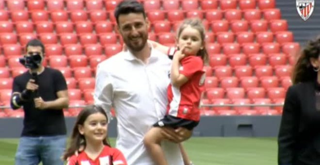 Despedida por todo lo alto de Aduriz en un San Mamés vacío por el coronavirus