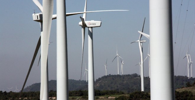 El Govern tira endavant el nou decret de les energies renovables amb els comuns