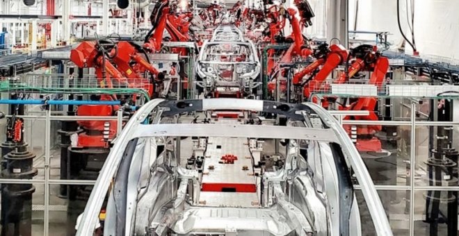 Tesla instala más robots en Fremont: objetivo, superar los 600.000 coches eléctricos