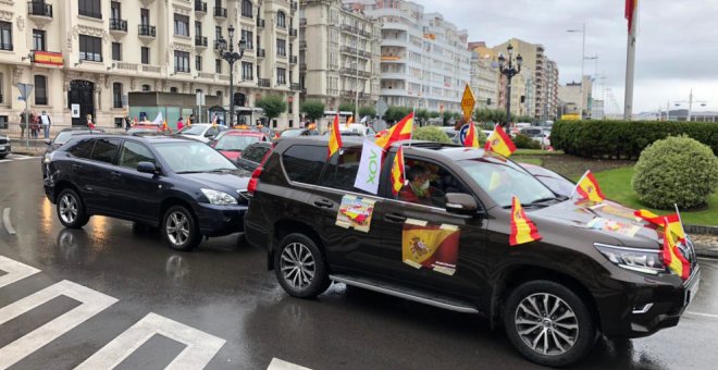 Vox se adueña de la bandera y la derecha española en Santander