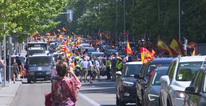 Vox paraliza el centro de Madrid con miles de personas en sus vehículos