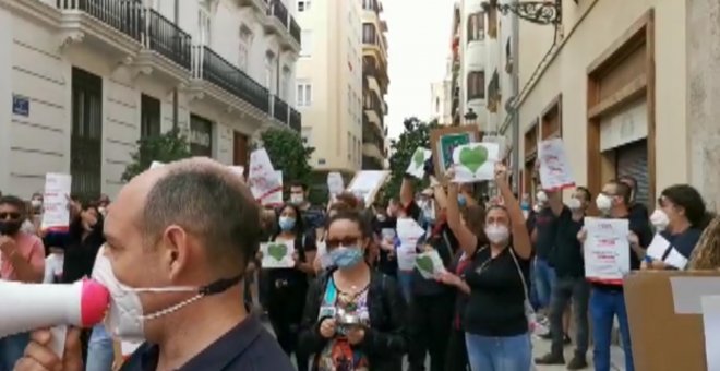 Protestas contra la Ley del Juego en Les Corts Valencianes