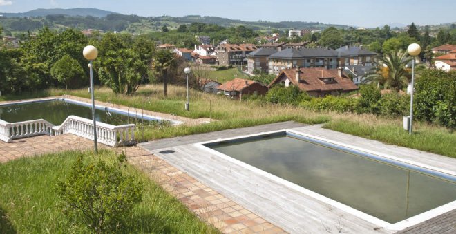 Las piscinas municipales de Puente San Miguel y Quijas no abrirán este verano