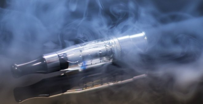 La OMS avisa de que los cigarrillos electrónicos son "inseguros", y el tabaco por calentamiento puede causar cáncer