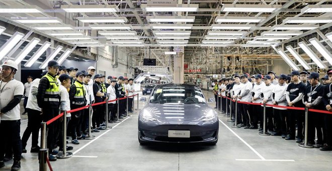 El mercado chino de coches eléctricos, el nuevo campo de batalla de Tesla y Volkswagen