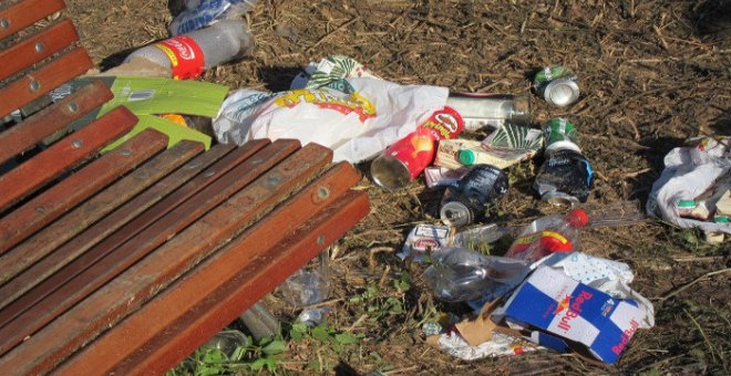 Siete denunciados por beber en la calle y confiscadas una navaja, un cuchillo, una pistola de balines y una vara afilada en Santander