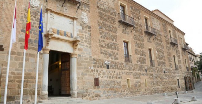 Castilla-La Mancha se viste de luto por los fallecidos y rinde homenaje a los colectivos por su entrega