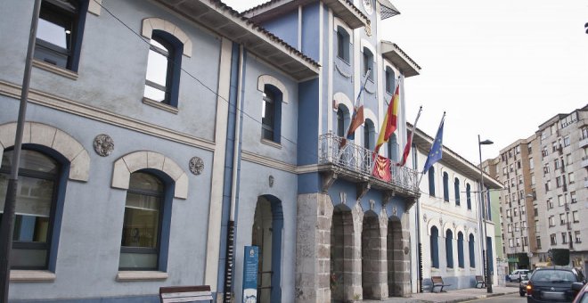 Astillero renueva la colaboración con la Asociación de Mediación de Cantabria