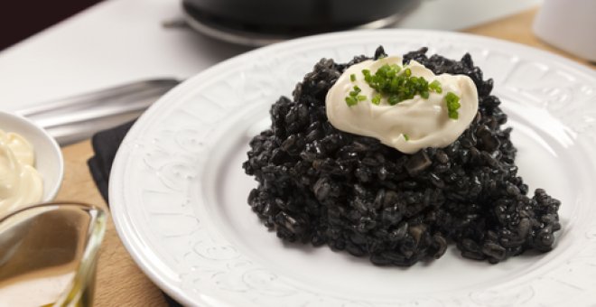 Pato confinado - Receta de arroz negro con sepia