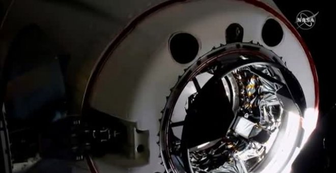 La cápsula Dragon de SpaceX llega a la Estación Espacial Internacional tras 19 horas de viaje