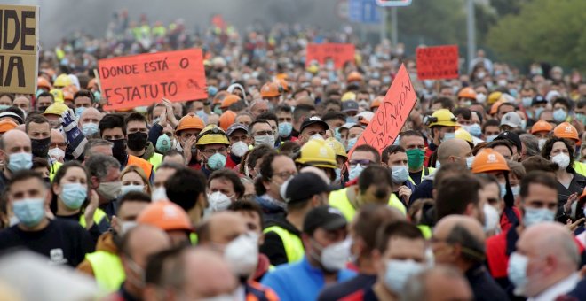 Miles de personas reclaman la "intervención temporal" de Alcoa en San Cibrao con una manifestación en la A-8