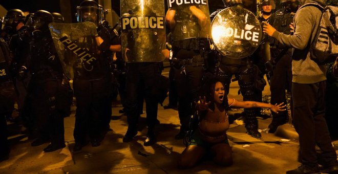Decretan el toque de queda nocturno en 25 ciudades de EEUU por disturbios