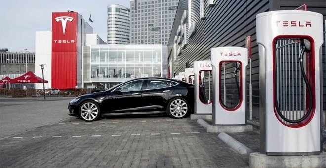 Tesla acelerará la implantación de los Supercargadores V3 para recargar a 25 km por minuto