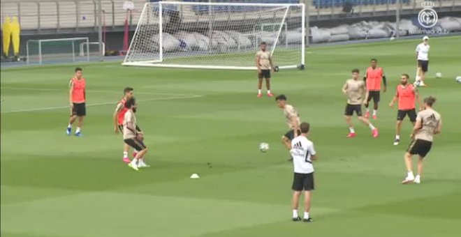 Más balón que trabajo físico en el entrenamiento del Real Madrid